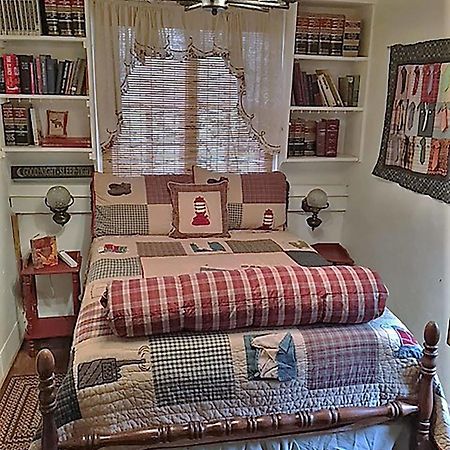 Country Woods Inn Глен Роуз Екстериор снимка