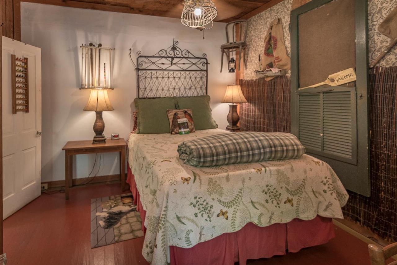 Country Woods Inn Глен Роуз Екстериор снимка