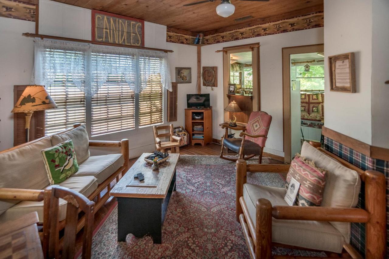 Country Woods Inn Глен Роуз Екстериор снимка