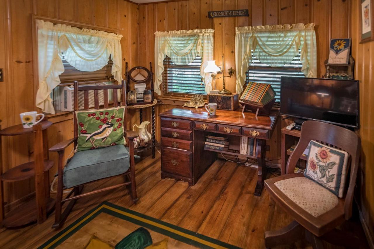 Country Woods Inn Глен Роуз Екстериор снимка