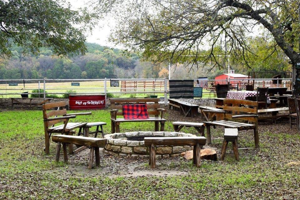Country Woods Inn Глен Роуз Екстериор снимка