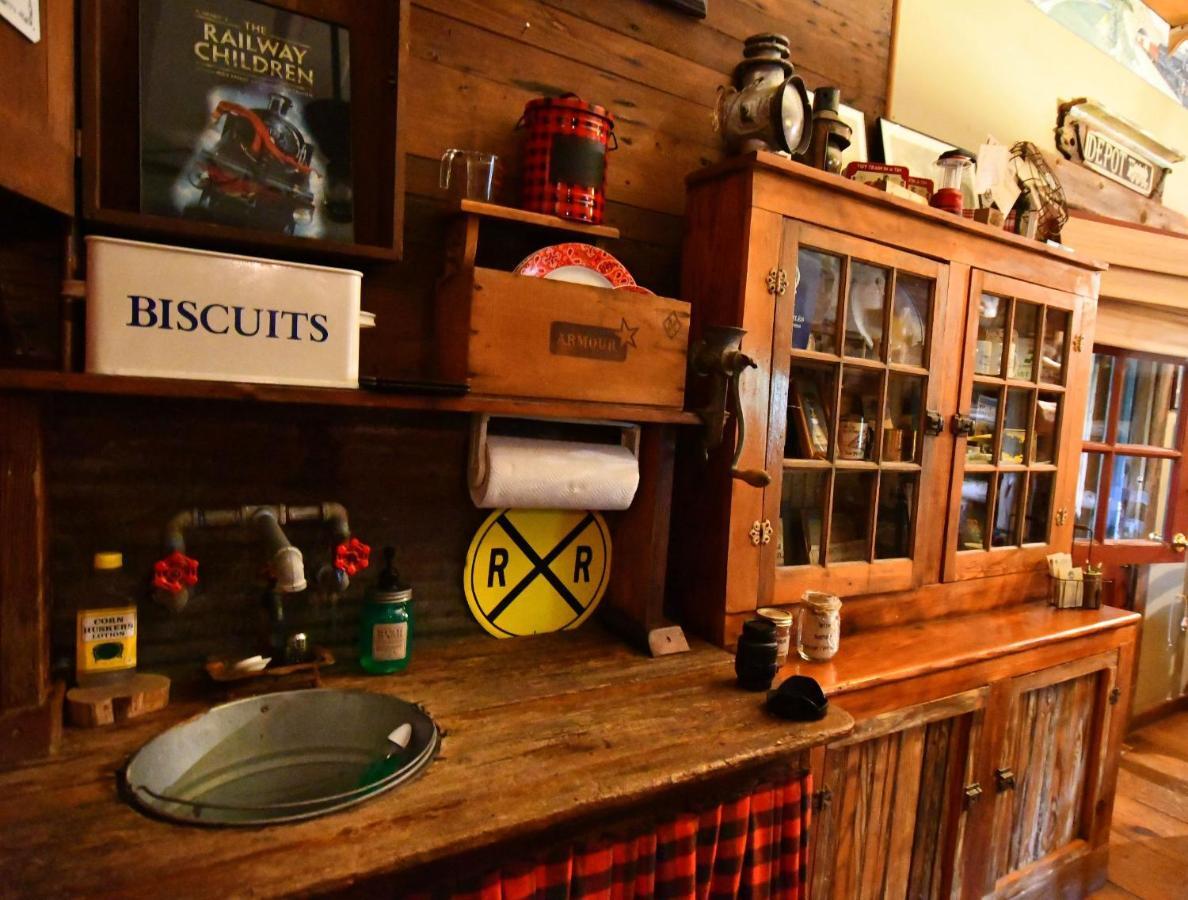 Country Woods Inn Глен Роуз Екстериор снимка